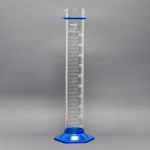 900.0000.27 - PROVETA VIDRO GRADUADA BASE HEX. PLASTICO - 1000ML